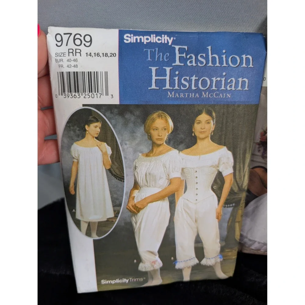 Simplicity Fashion Historian Sewing Patterns 9769 5726 Misses 14-20 White Good